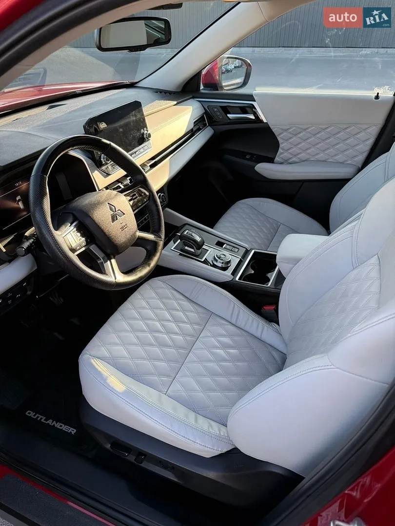 2022 Mitsubishi Outlander - мініатюра 26