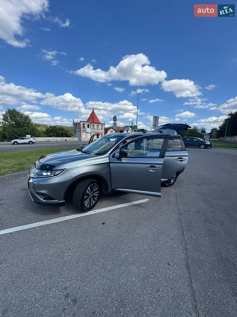 2019 Mitsubishi Outlander - мініатюра 6