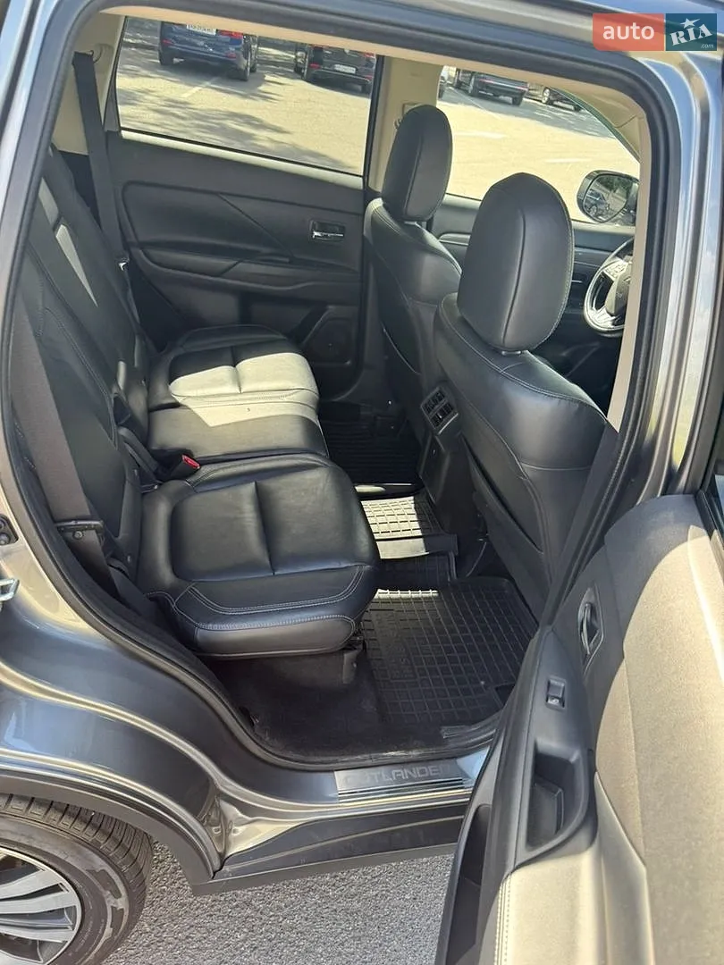 2019 Mitsubishi Outlander - мініатюра 13