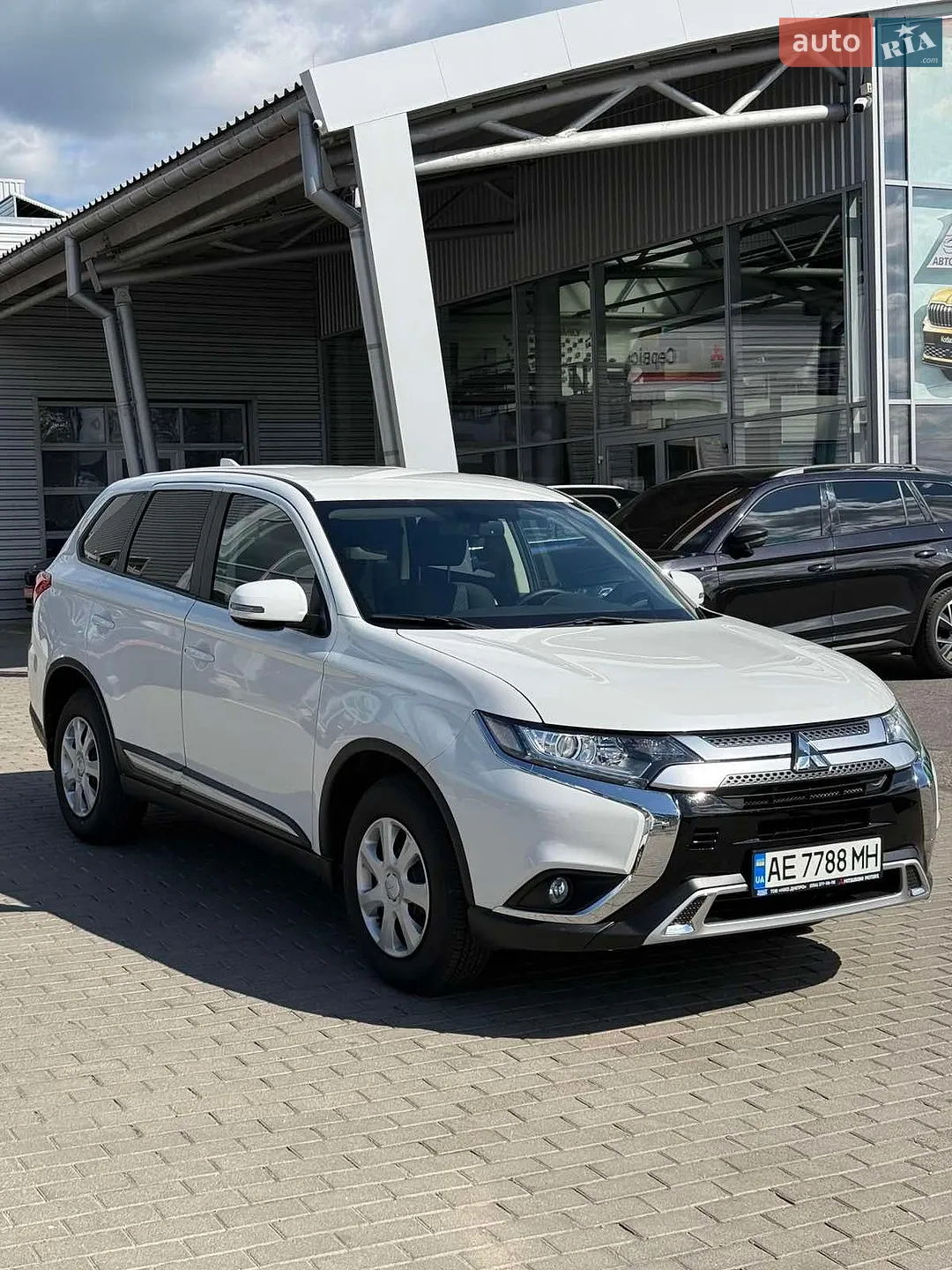 2023 Mitsubishi Outlander - мініатюра 8