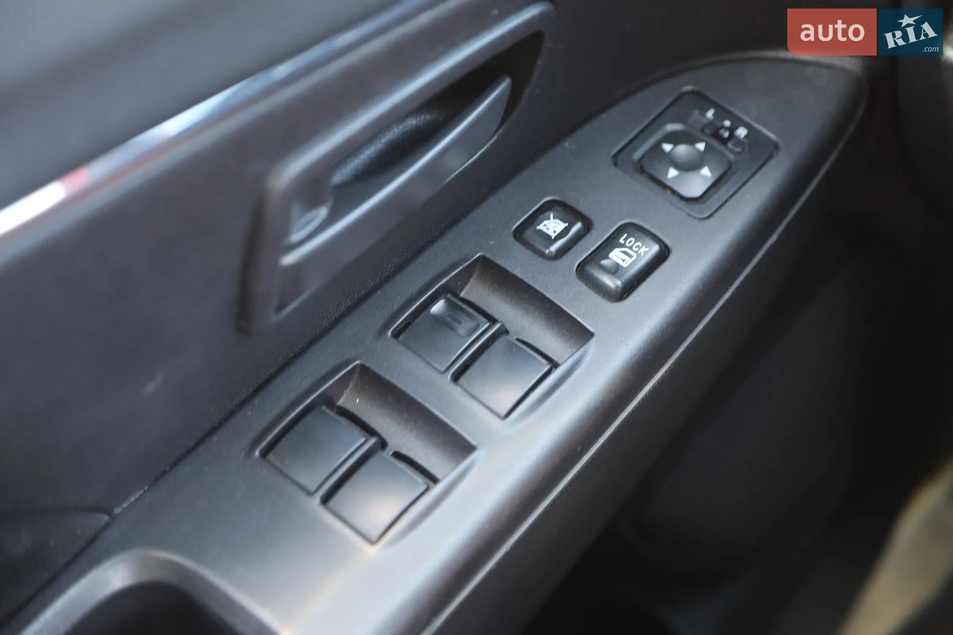 2015 Mitsubishi Outlander - мініатюра 24