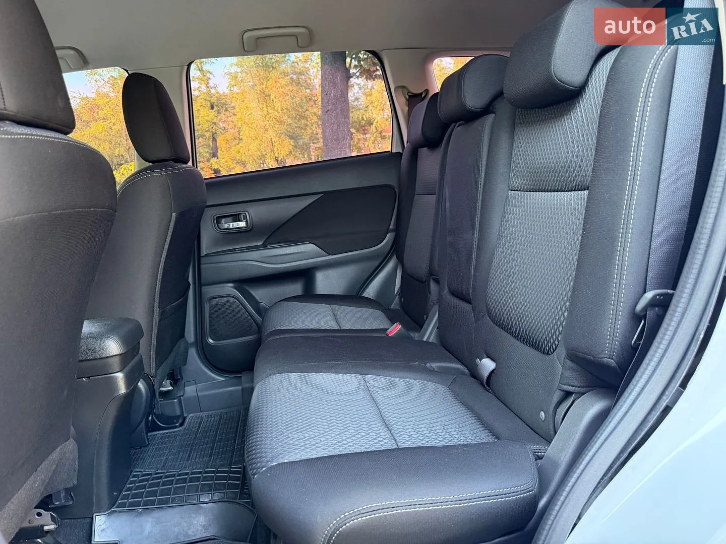 2016 Mitsubishi Outlander - мініатюра 14
