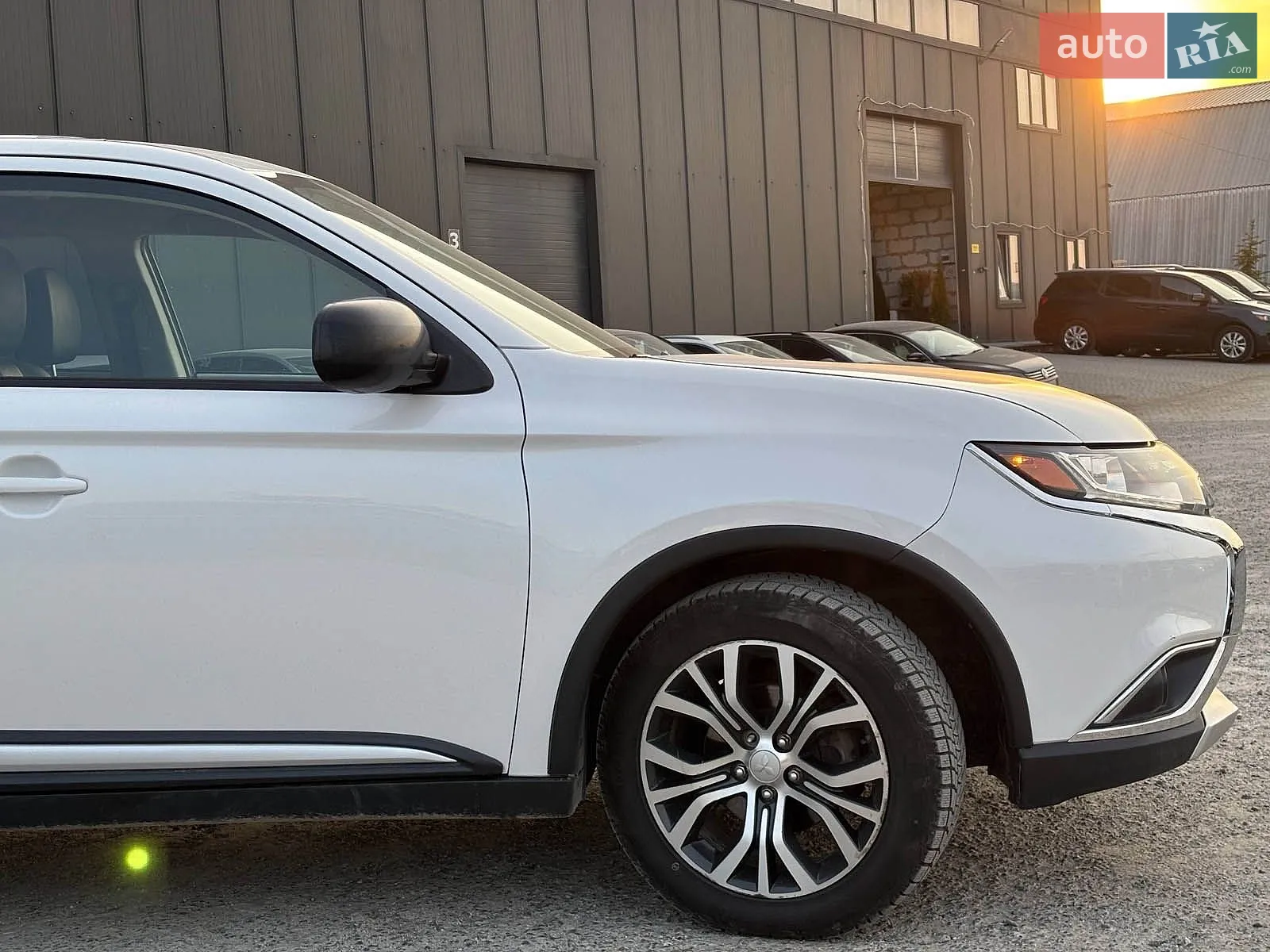 2016 Mitsubishi Outlander - мініатюра 14