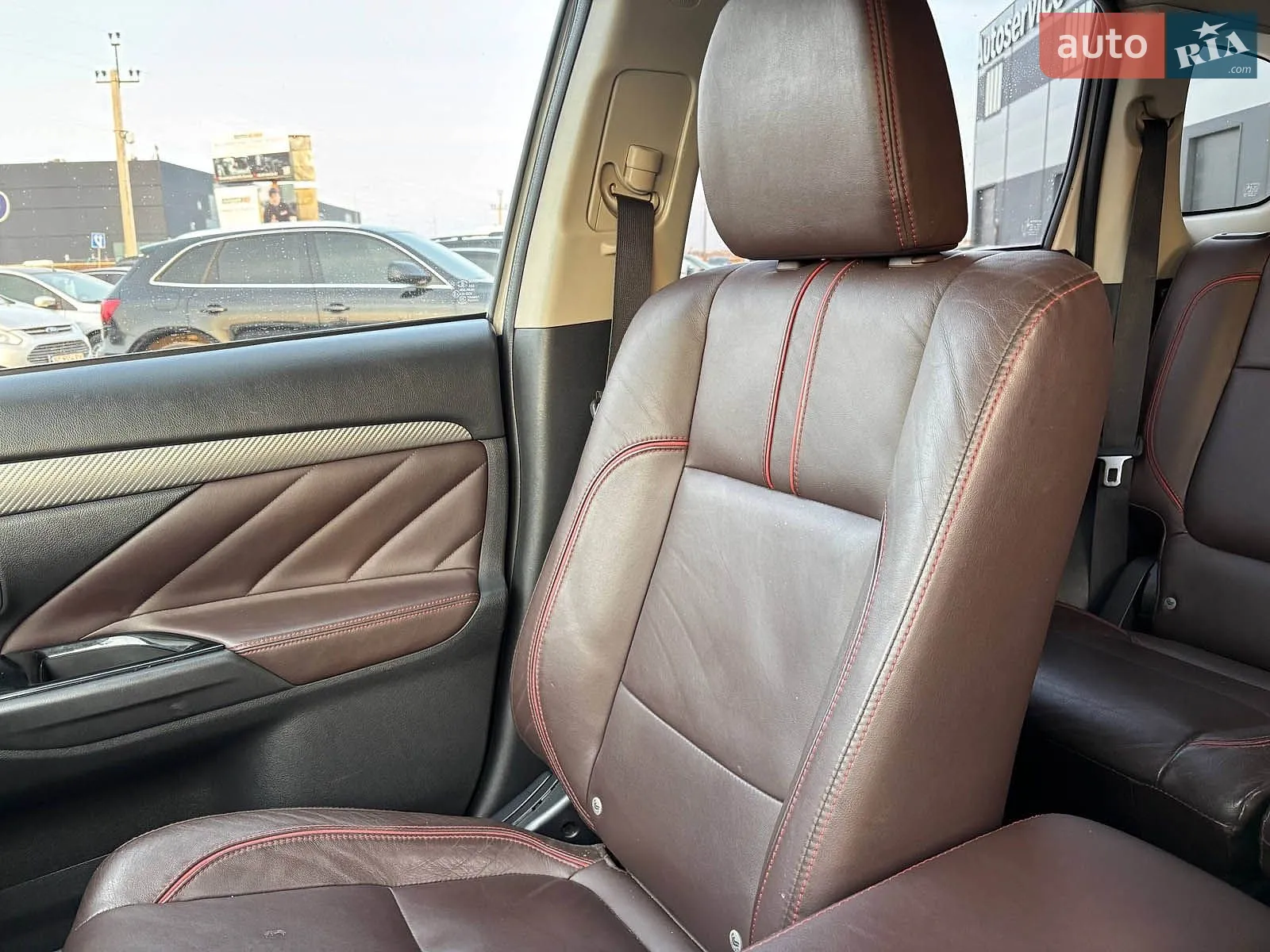 2016 Mitsubishi Outlander - мініатюра 31