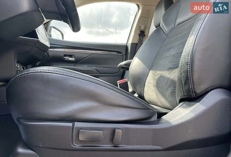 2019 Mitsubishi Outlander - мініатюра 22