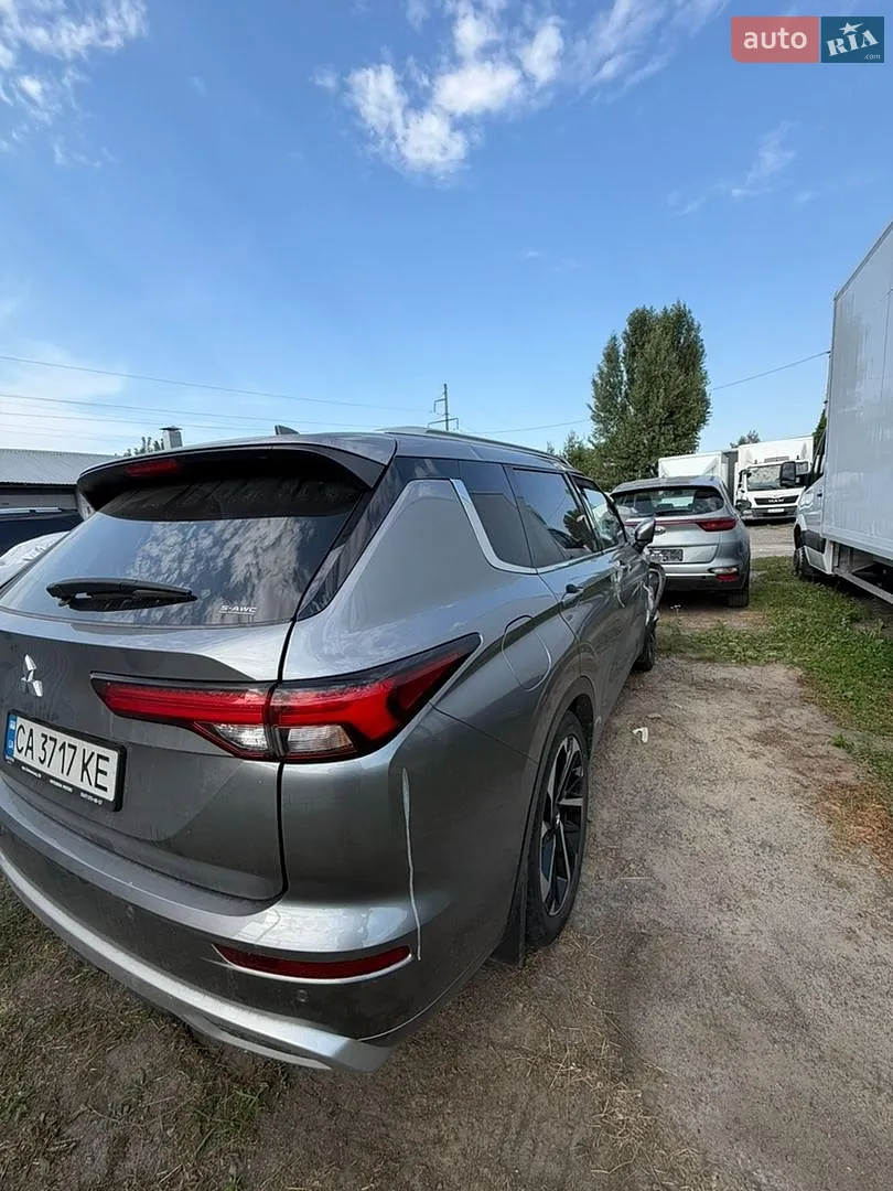 2023 Mitsubishi Outlander - мініатюра 2
