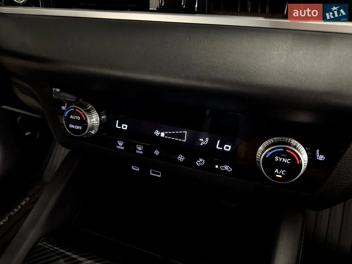 2022 Mitsubishi Outlander - мініатюра 21