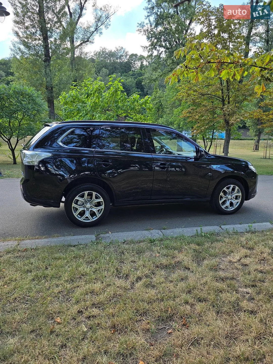 2014 Mitsubishi Outlander - мініатюра 20