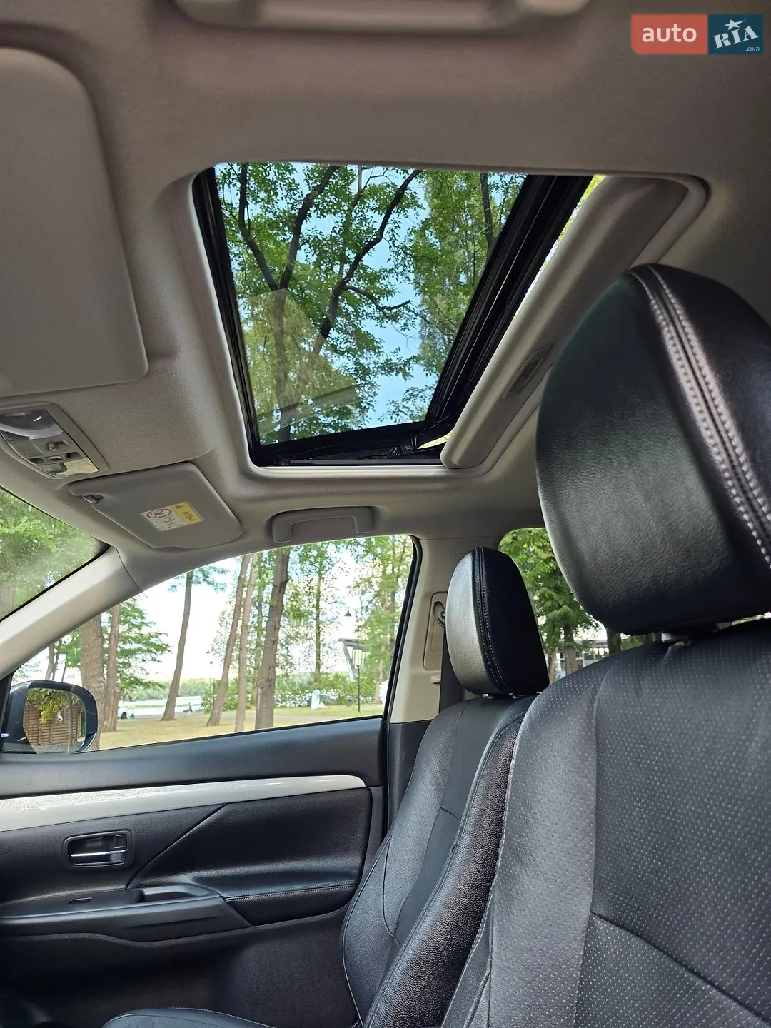 2014 Mitsubishi Outlander - мініатюра 26