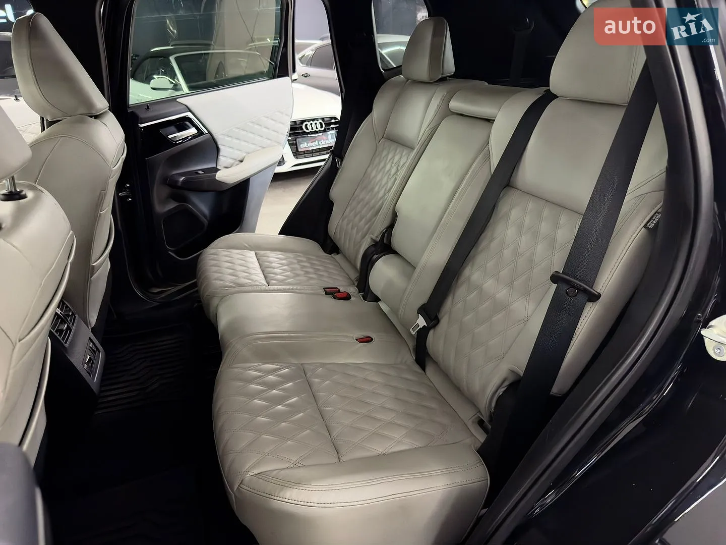 2021 Mitsubishi Outlander - мініатюра 14