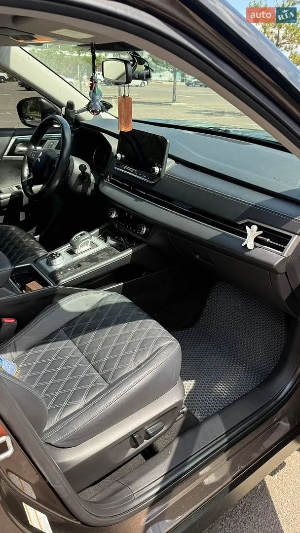 2021 Mitsubishi Outlander - мініатюра 20