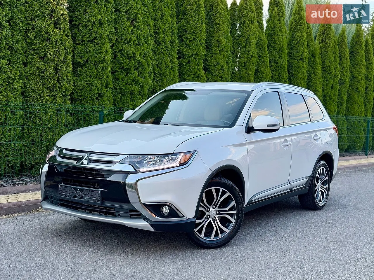 2017 Mitsubishi Outlander - мініатюра 13