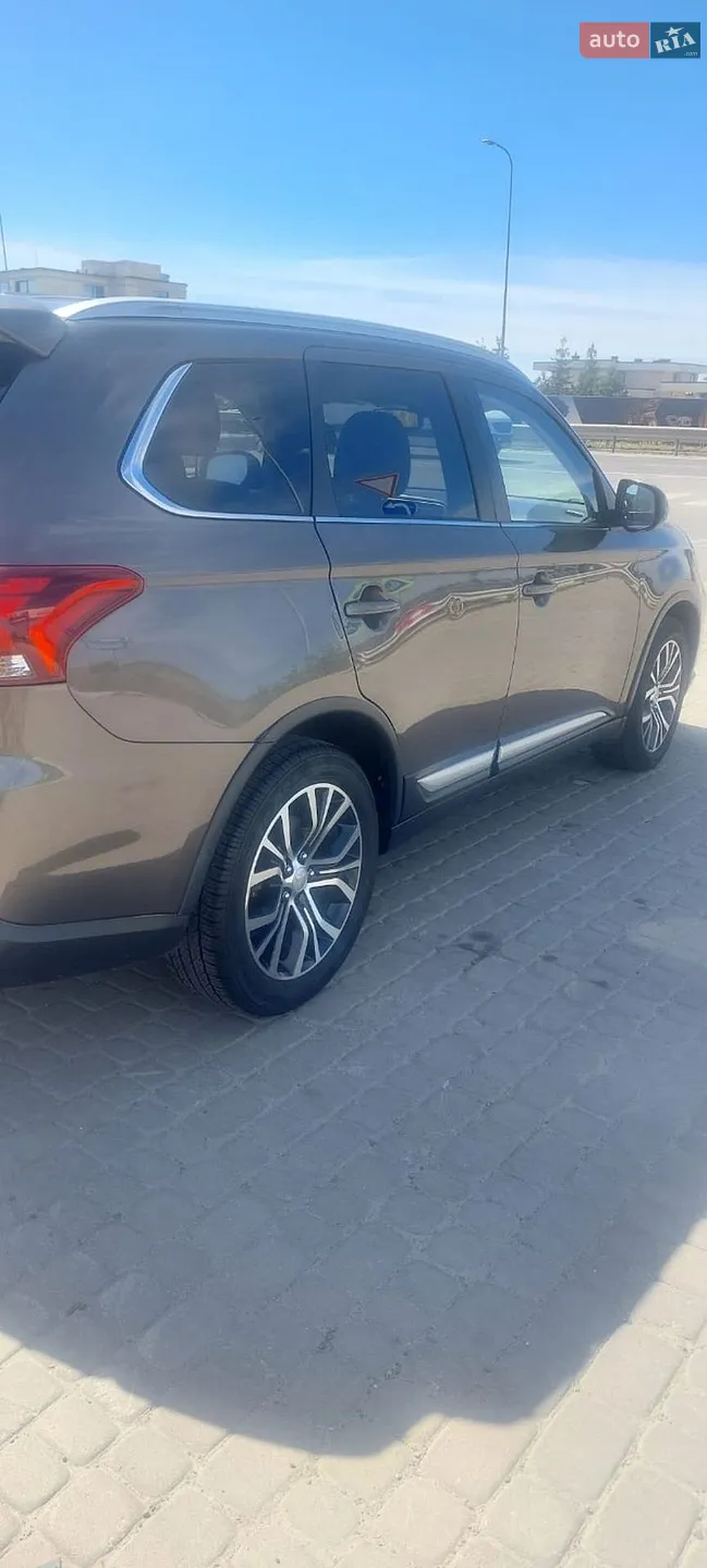 2018 Mitsubishi Outlander - мініатюра 3