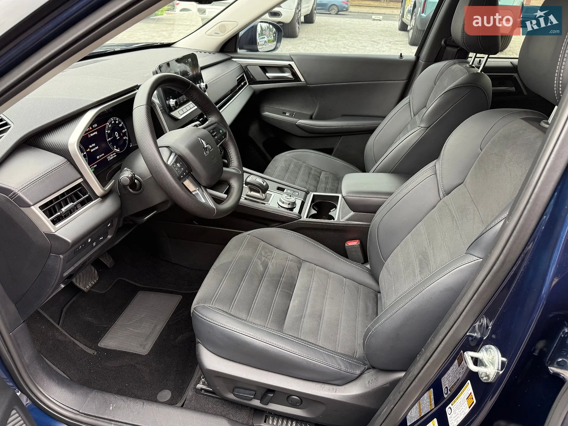 2024 Mitsubishi Outlander - мініатюра 10
