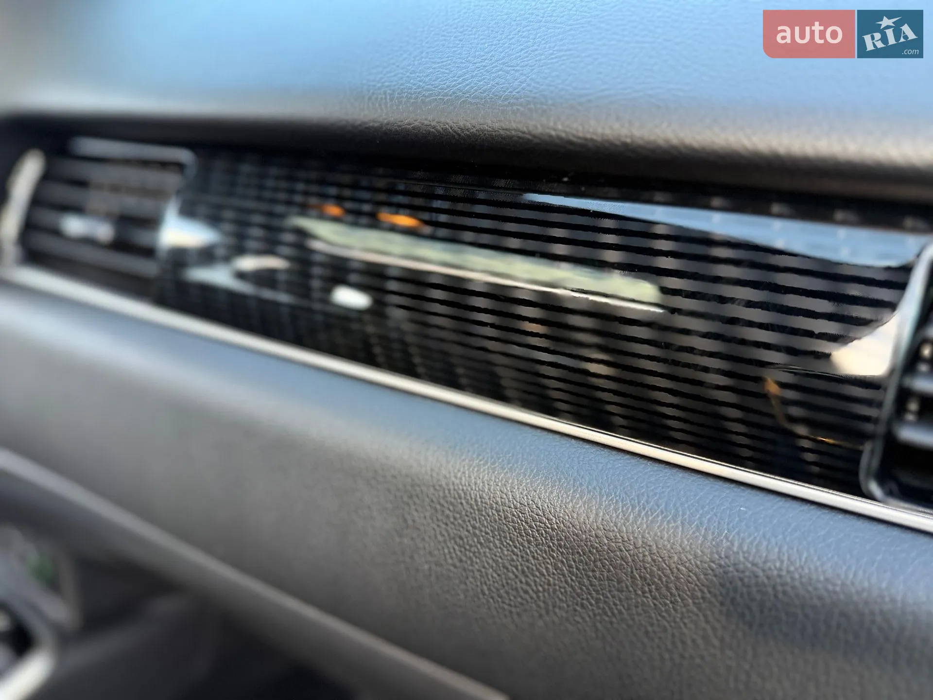 2020 Mitsubishi Outlander - мініатюра 45