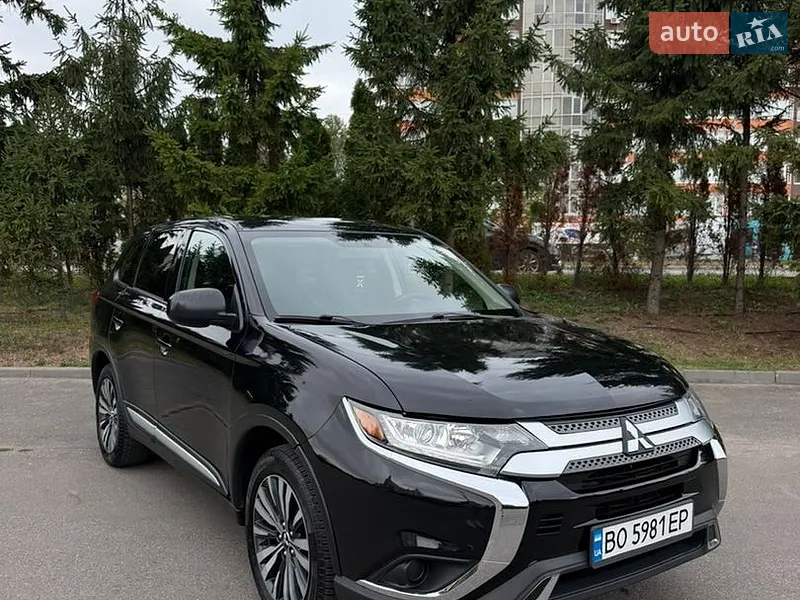 Mitsubishi Outlander 2020