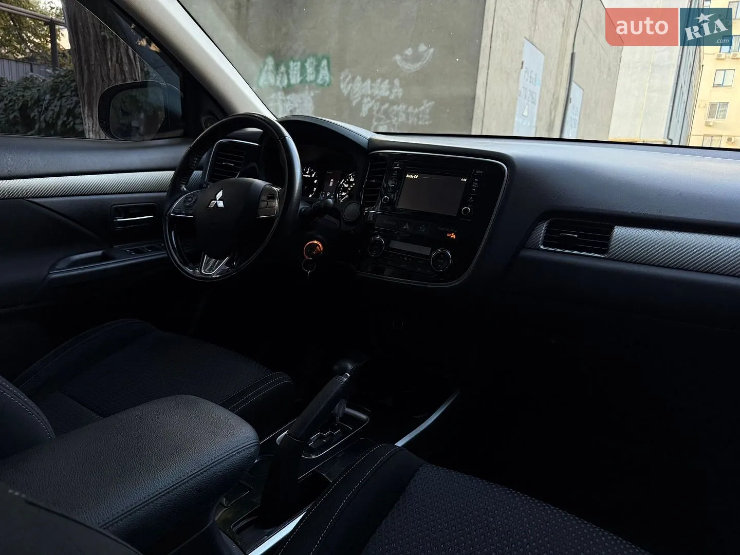2017 Mitsubishi Outlander - мініатюра 20