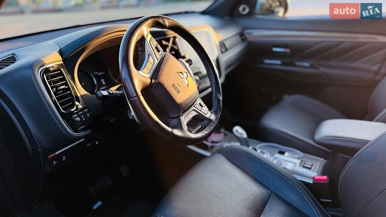 2019 Mitsubishi Outlander - мініатюра 25