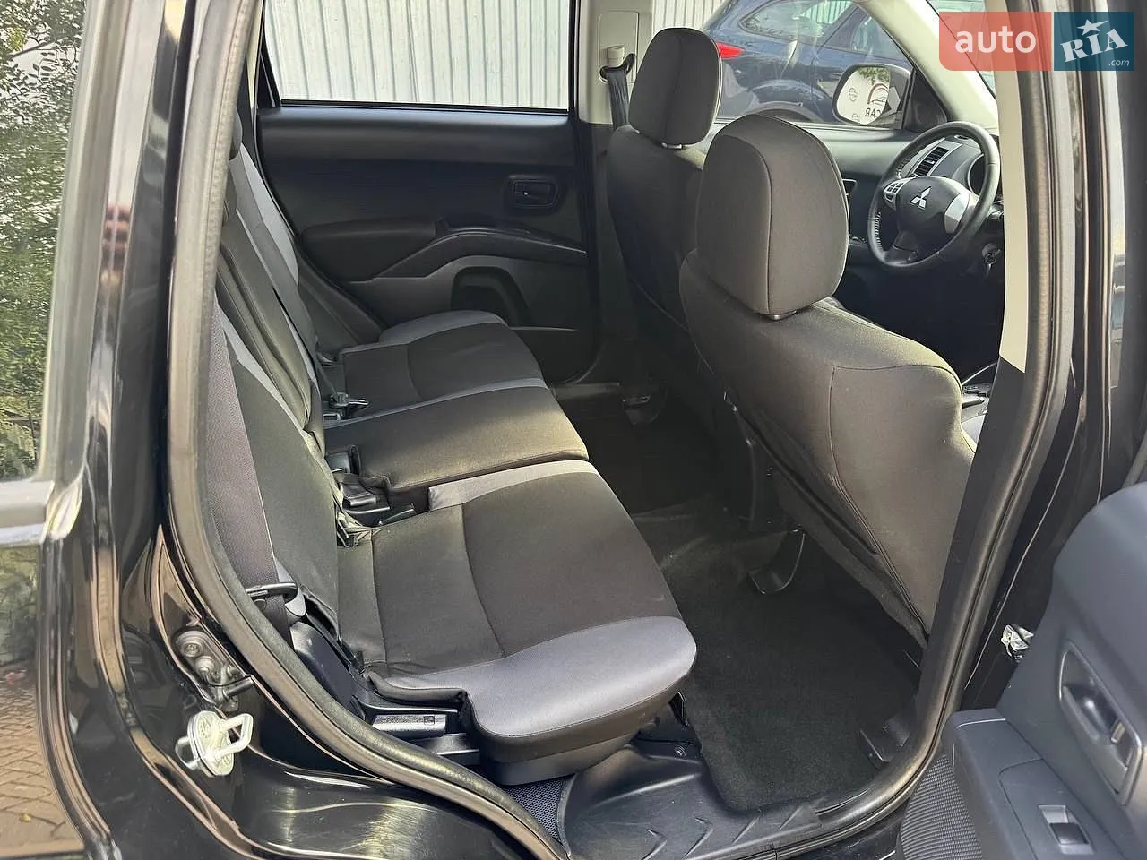 2010 Mitsubishi Outlander - мініатюра 13
