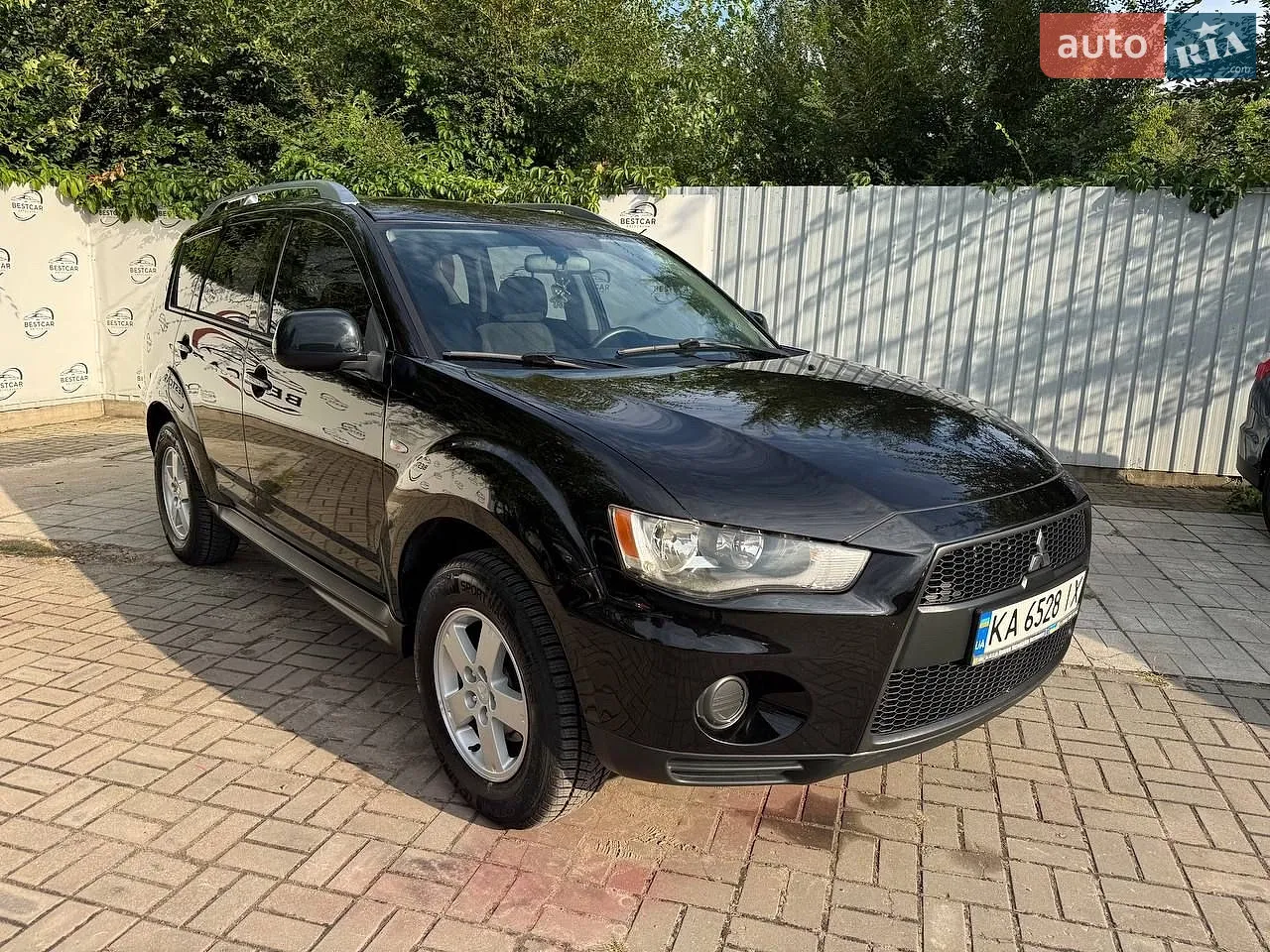 2010 Mitsubishi Outlander - мініатюра 16