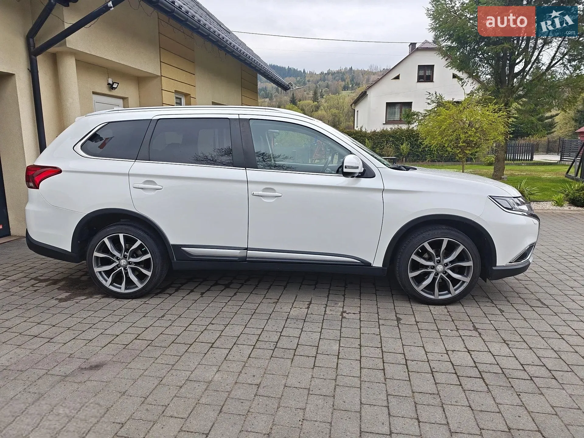 2017 Mitsubishi Outlander - мініатюра 4