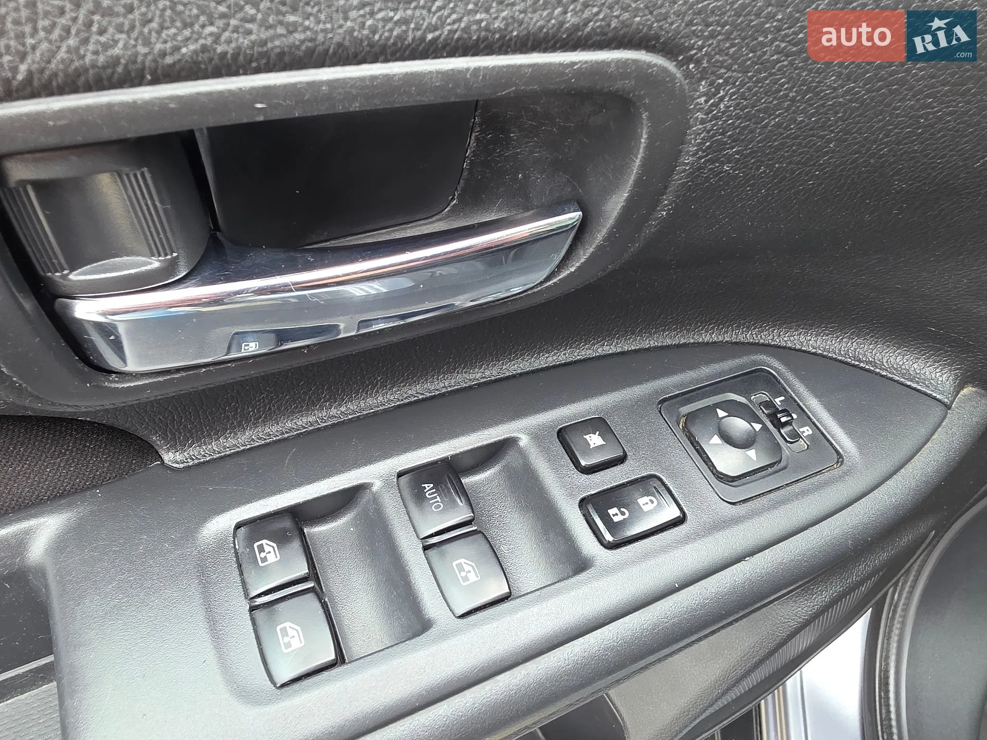 2017 Mitsubishi Outlander - мініатюра 18