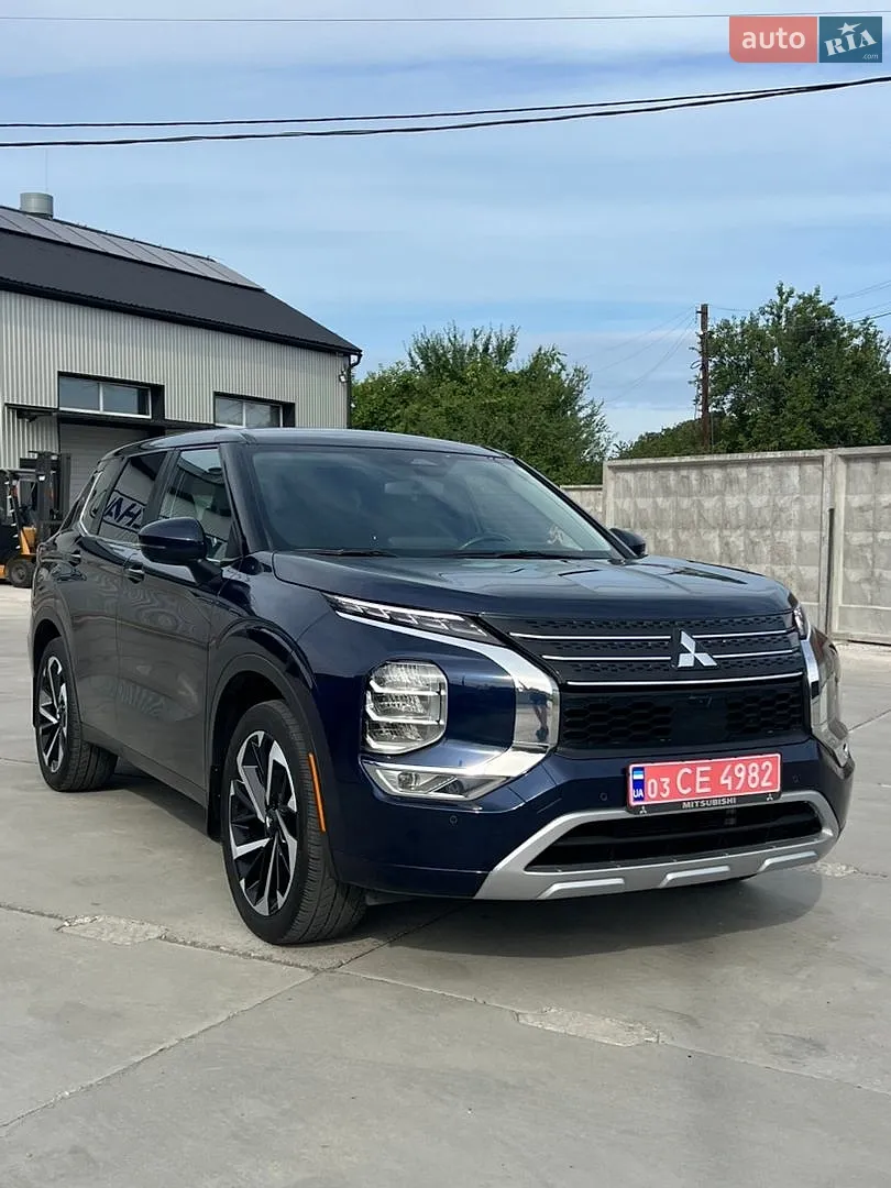 2022 Mitsubishi Outlander - мініатюра 9