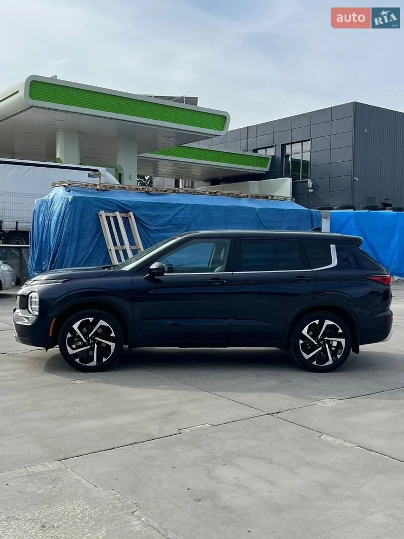 2022 Mitsubishi Outlander - мініатюра 23