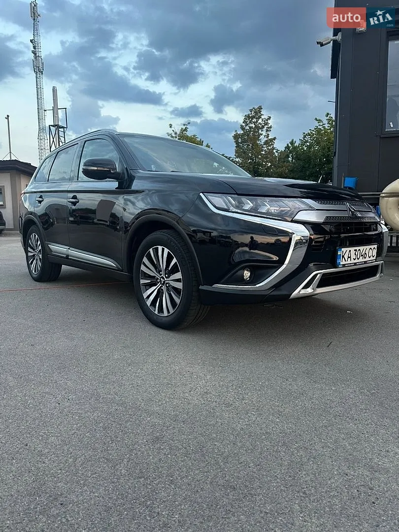 2020 Mitsubishi Outlander - мініатюра 3