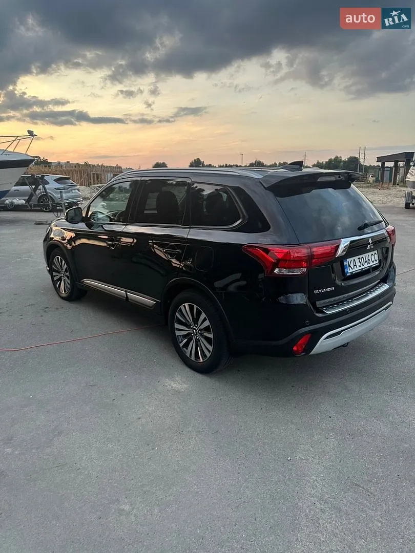 2020 Mitsubishi Outlander - мініатюра 10