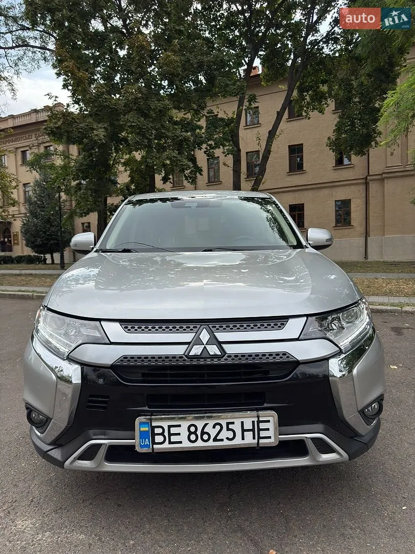2019 Mitsubishi Outlander - мініатюра 10