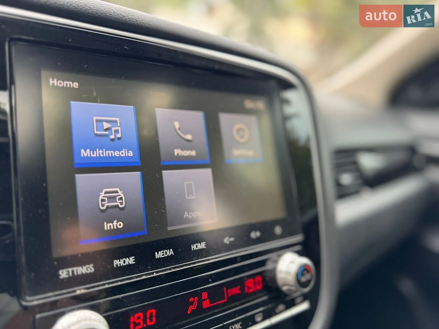 2019 Mitsubishi Outlander - мініатюра 30
