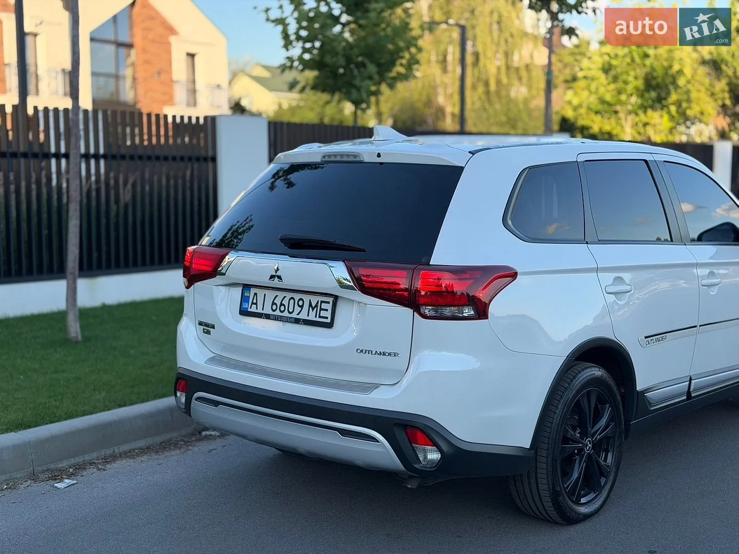 2019 Mitsubishi Outlander - мініатюра 6
