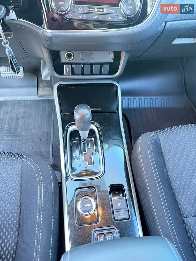 2019 Mitsubishi Outlander - мініатюра 17