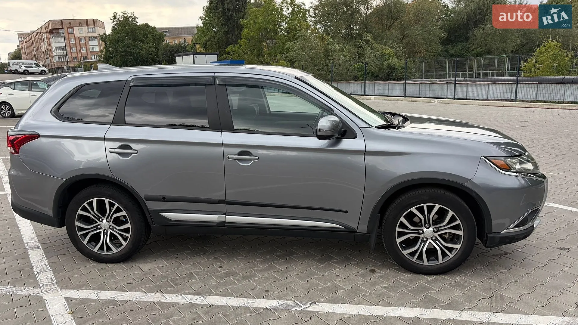 2017 Mitsubishi Outlander - мініатюра 6