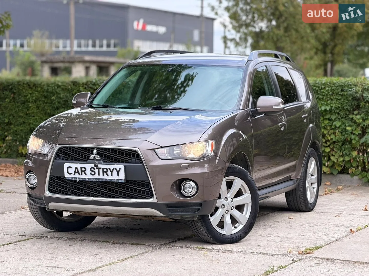 2012 Mitsubishi Outlander - фото 1