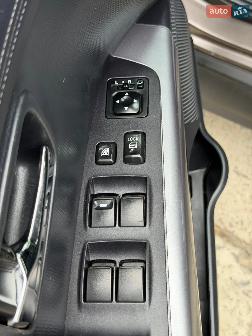 2012 Mitsubishi Outlander - мініатюра 19