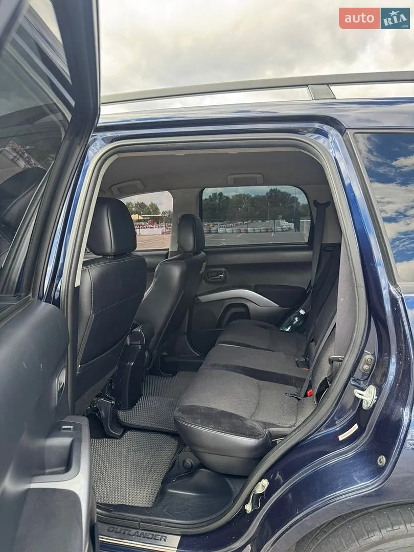 2010 Mitsubishi Outlander - мініатюра 8