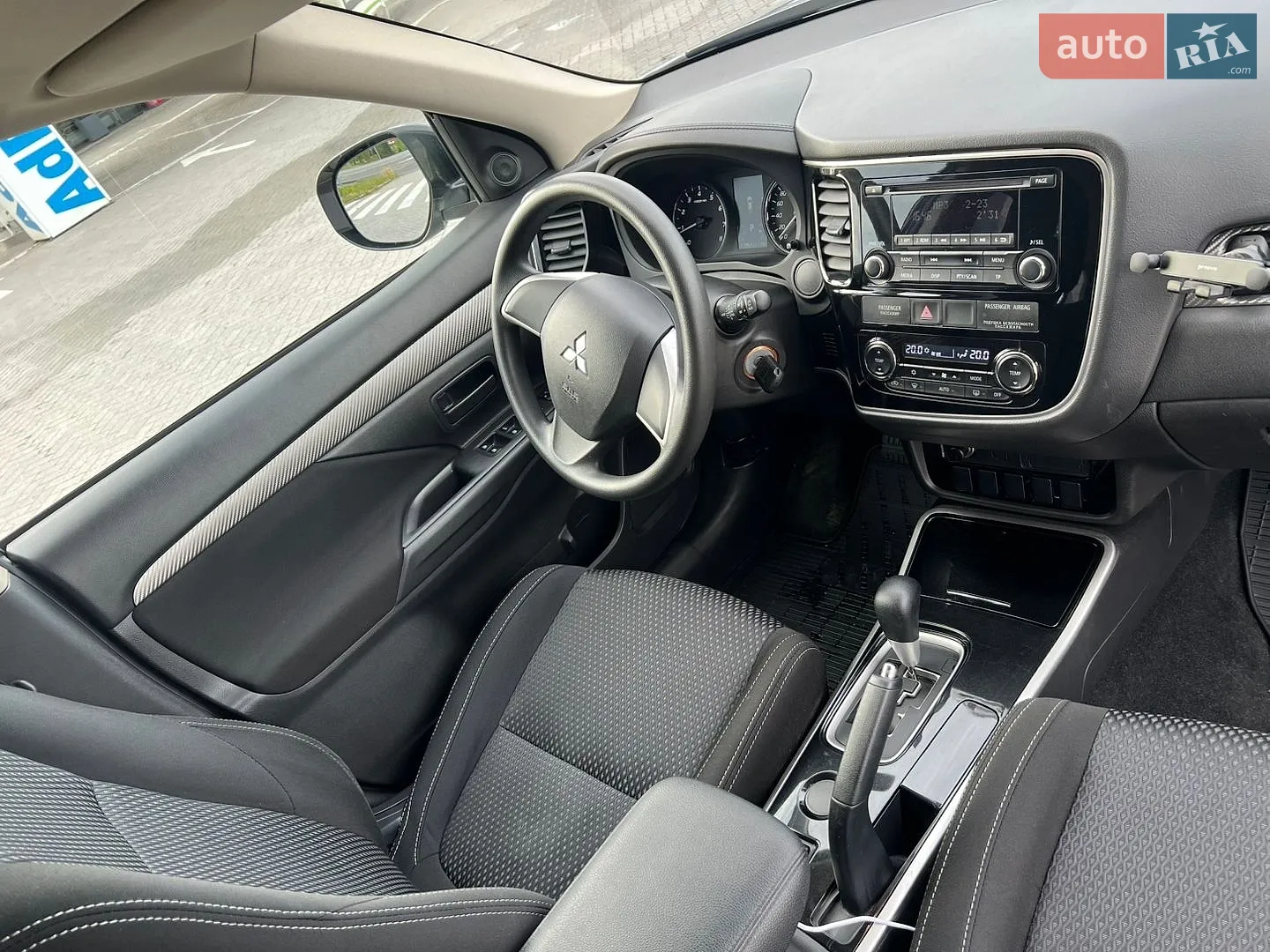 2017 Mitsubishi Outlander - мініатюра 10