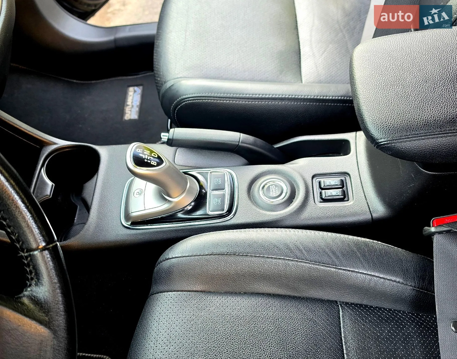 2014 Mitsubishi Outlander - мініатюра 32