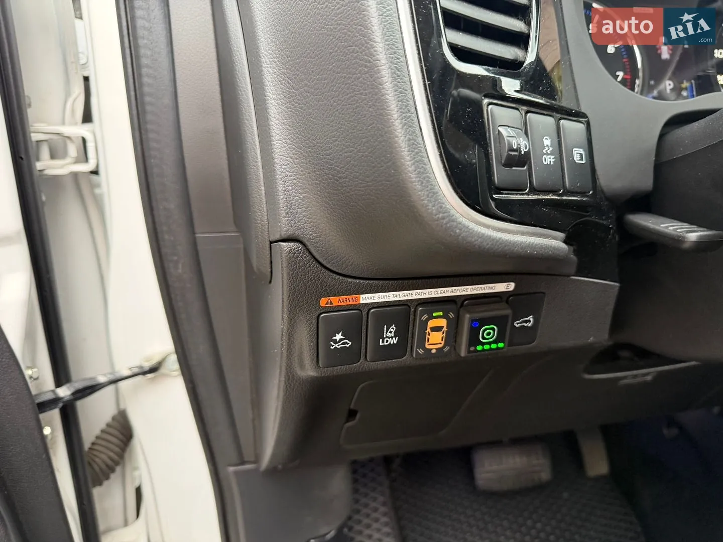 2017 Mitsubishi Outlander - мініатюра 12