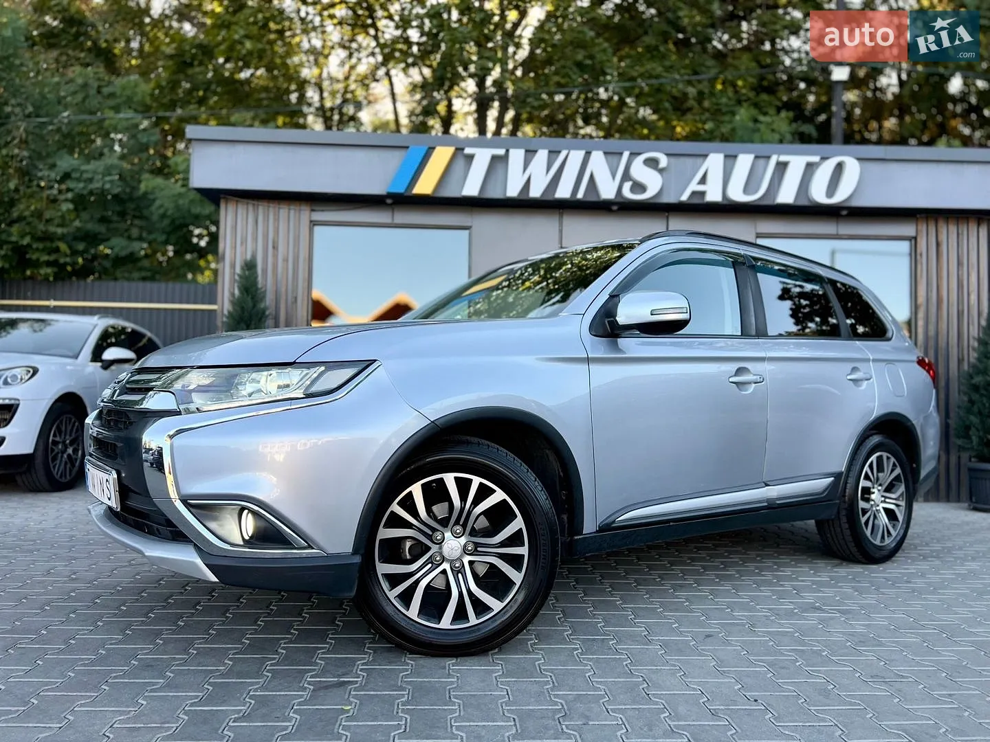 2016 Mitsubishi Outlander - мініатюра 12