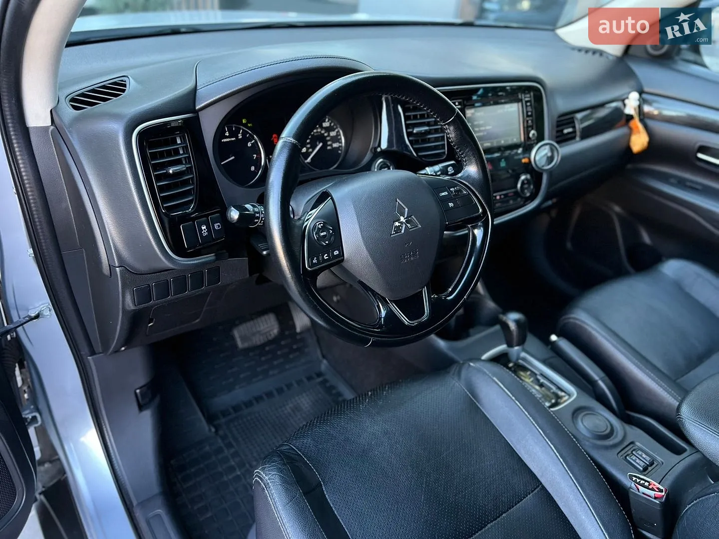 2016 Mitsubishi Outlander - мініатюра 25