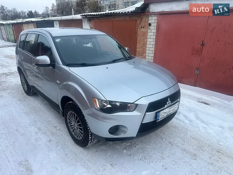 Mitsubishi Outlander 2012