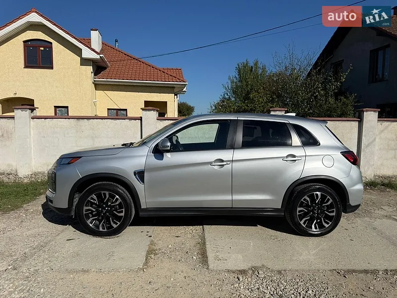 Mitsubishi Outlander 2021