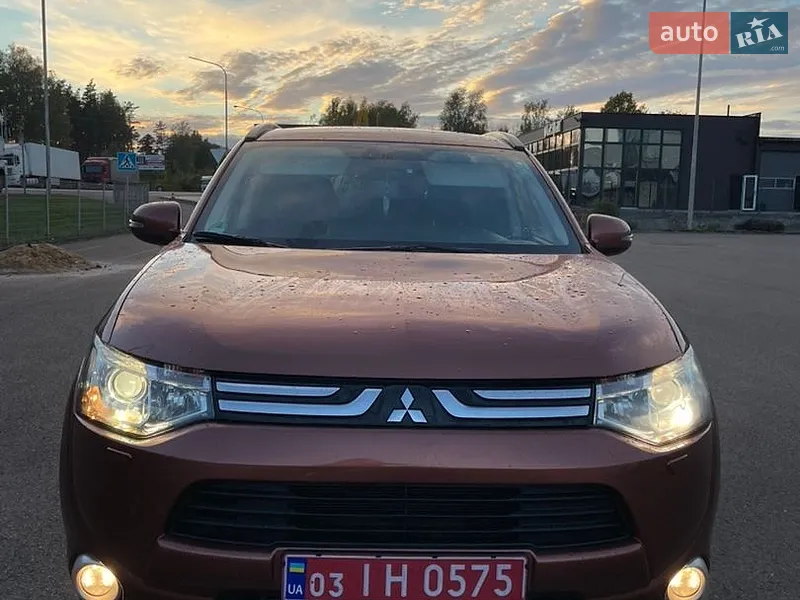Mitsubishi Outlander 2012