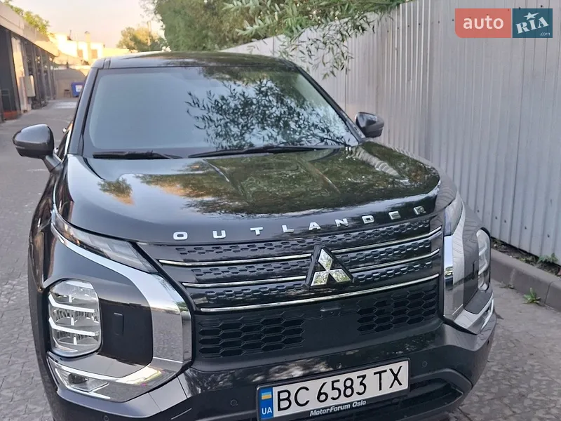 Mitsubishi Outlander 2022