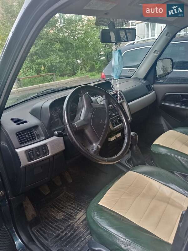 Внедорожник / Кроссовер Mitsubishi Pajero Pinin 2005 в Мукачево