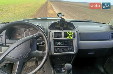 Внедорожник / Кроссовер Mitsubishi Pajero Pinin 2005 в 