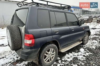Внедорожник / Кроссовер Mitsubishi Pajero Pinin 2001 в 
